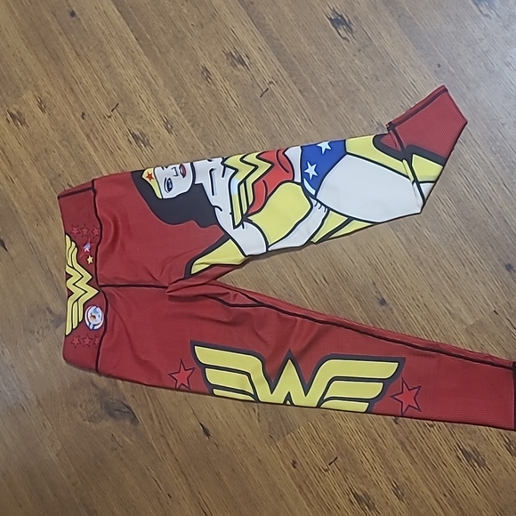 Wonder Woman leggings Small - Picture 2 of 3
